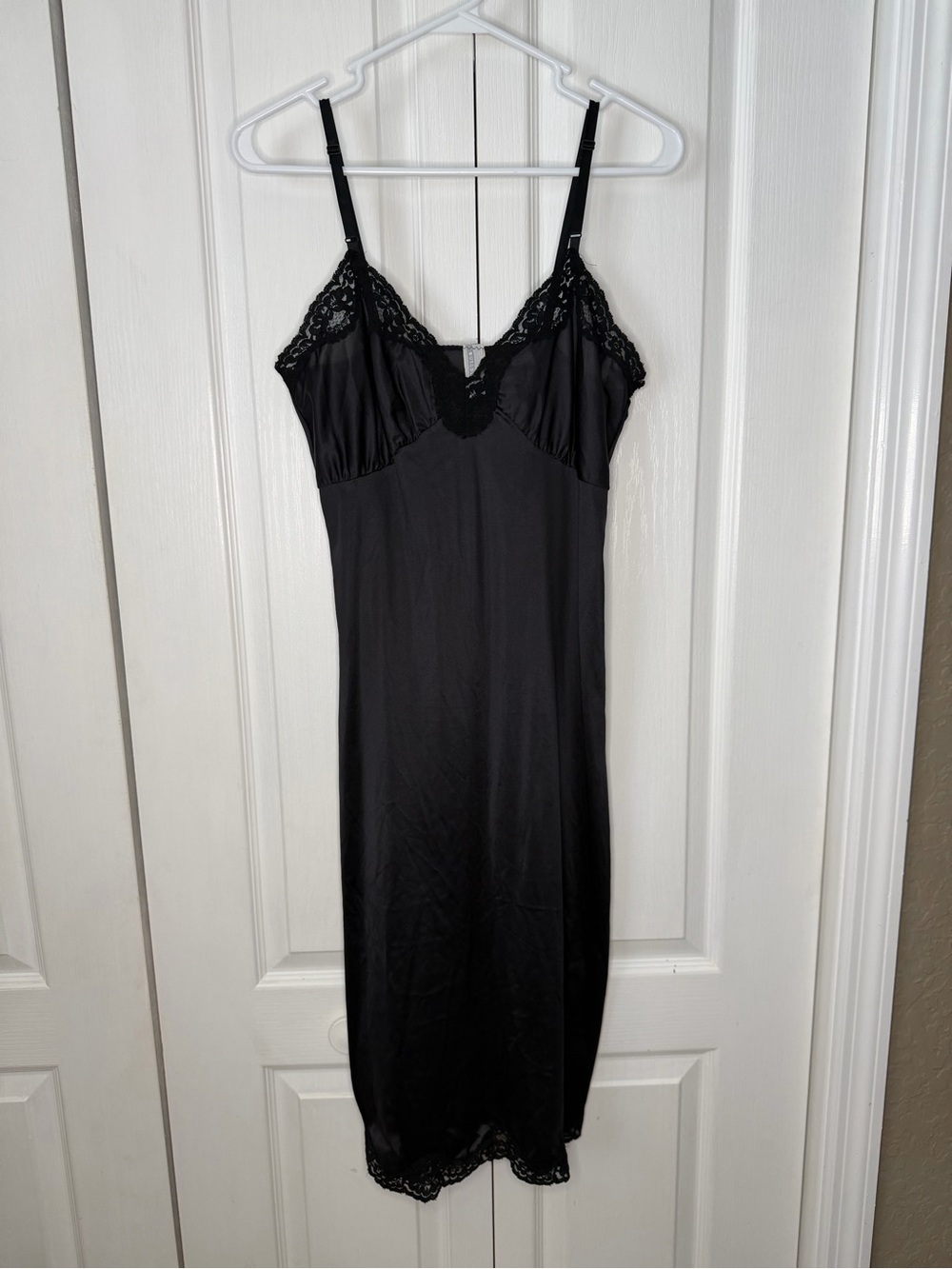 Vintage Black Lace Trim Nylon Full Slip Nightgown Chemise Adjustable Straps